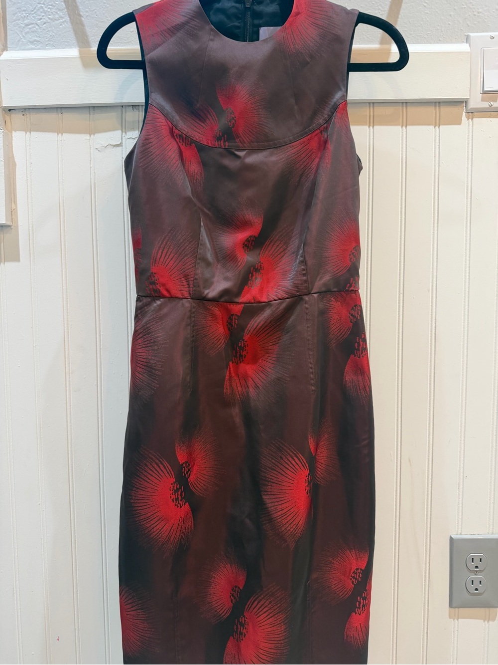 Vera Wang Lavender Label Red & Black Sleeveless Sheath Dress